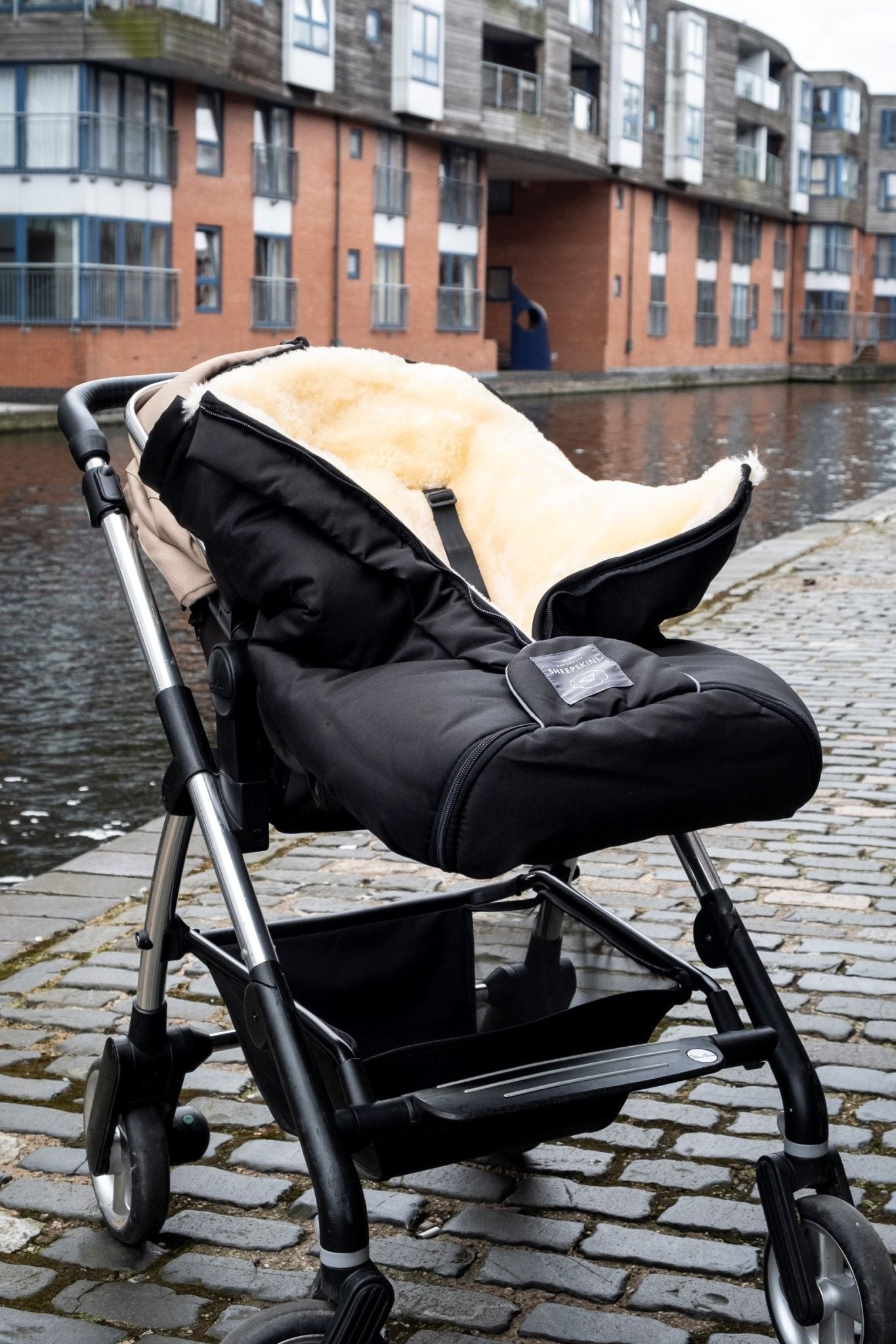 Sheepskin Footmuff Black in Silver Cross pushchair